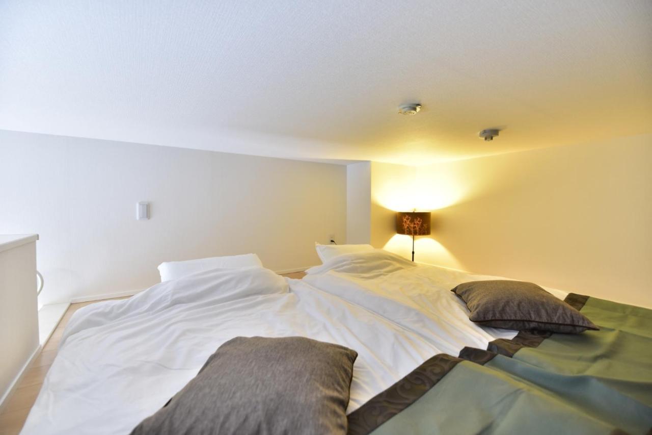 Ferienwohnung モノトーン難波 Ōsaka Exterior foto