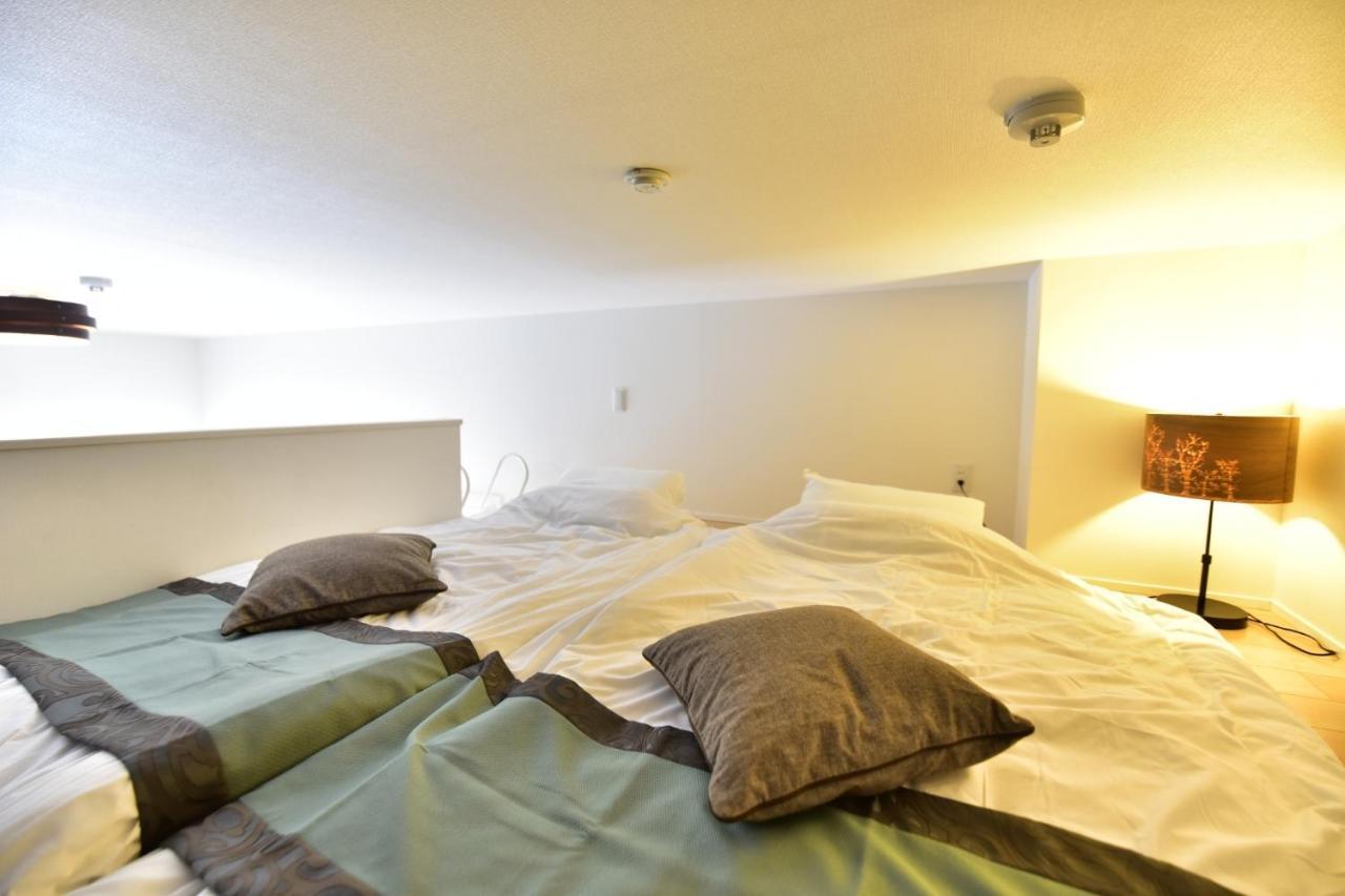 Ferienwohnung モノトーン難波 Ōsaka Exterior foto